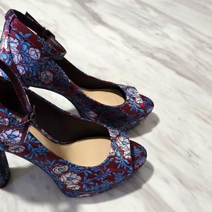 Gianni Bini 10 Karlisi Peep Toe Brocade  Platform Floral Pumps NEW …